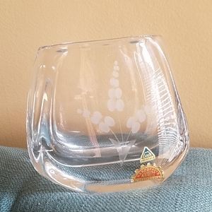 NWT VINTAGE Swedish Leek Kristall Hand-engraved Vase. Signed! MCM Treasure, Rare